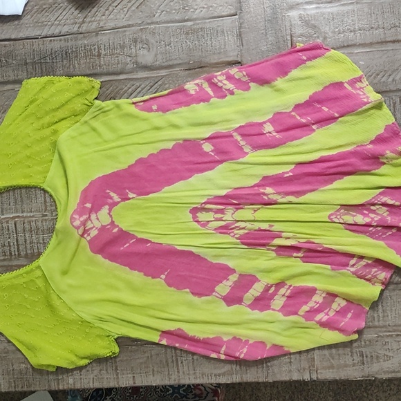 Embroidered Tops - Picture 3 of 7